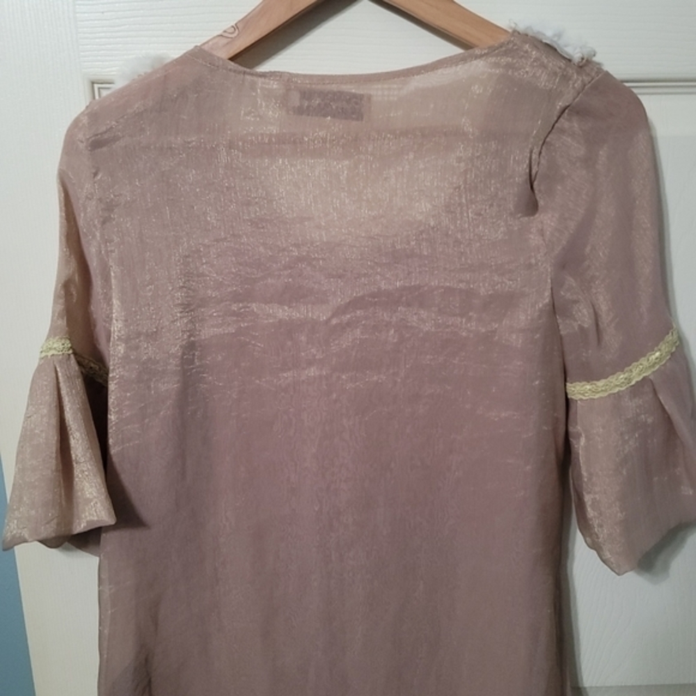 Pretty Angel Tan/Gold Silk Blend Short Flutter Sleeve‎ Floral  Top Women’s M - Picture 5 of 11